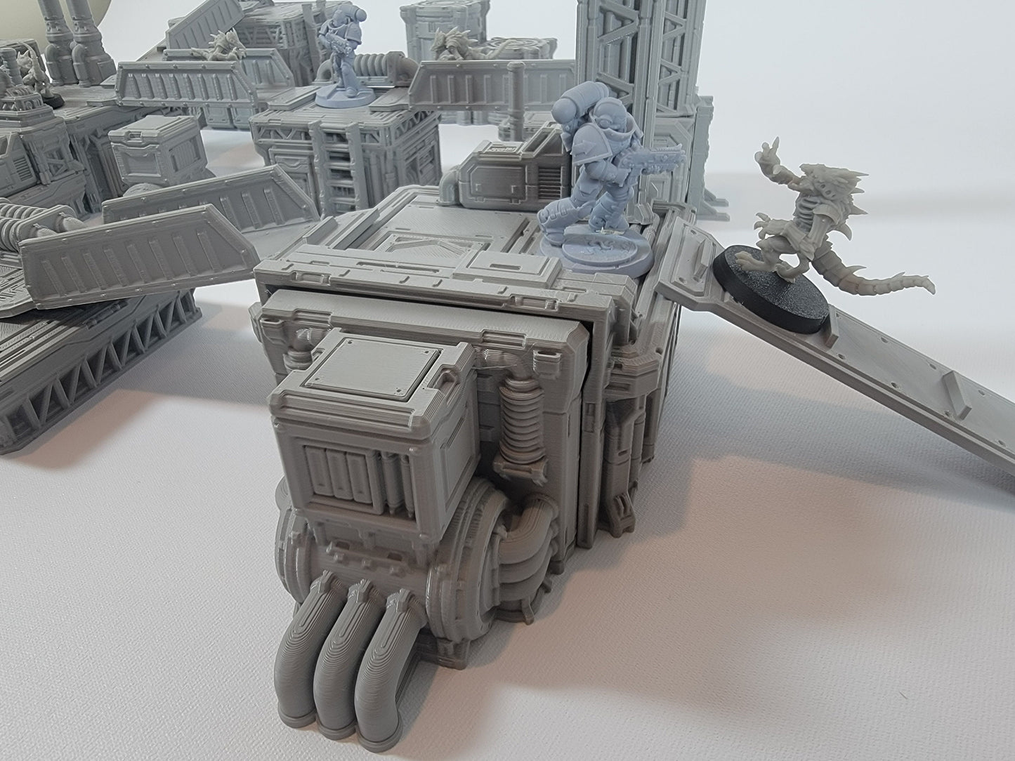 Modular Industrial Terrain Set for 28mm–32mm Sci-Fi Games | Stackable Platforms & Walkways