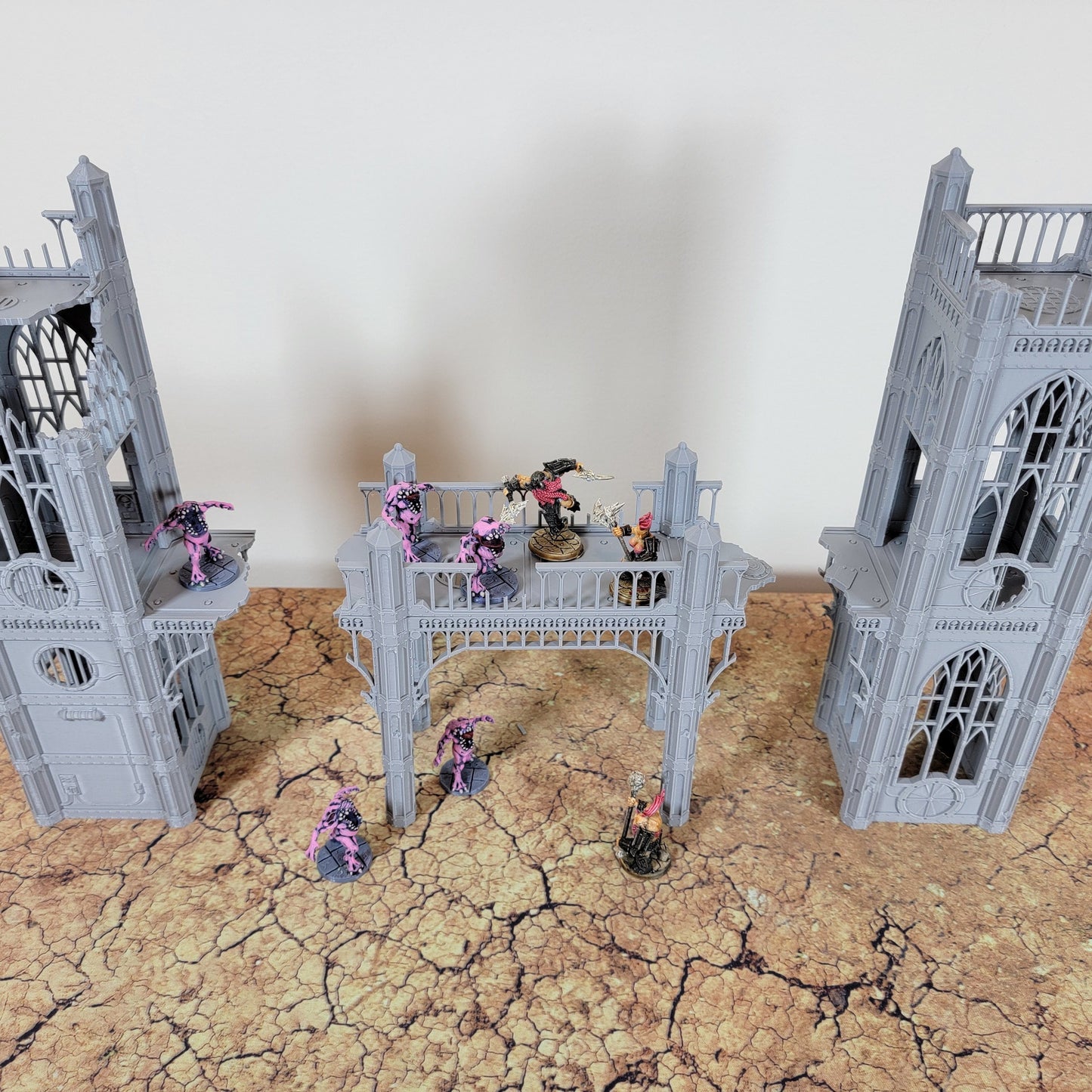 Gothic Sky Bridge: Wargaming Terrain Ruins Combat Patrol Sci-Fi Tabletop Terrain Set 40k 28mm Scale Building & Scatter Terrain
